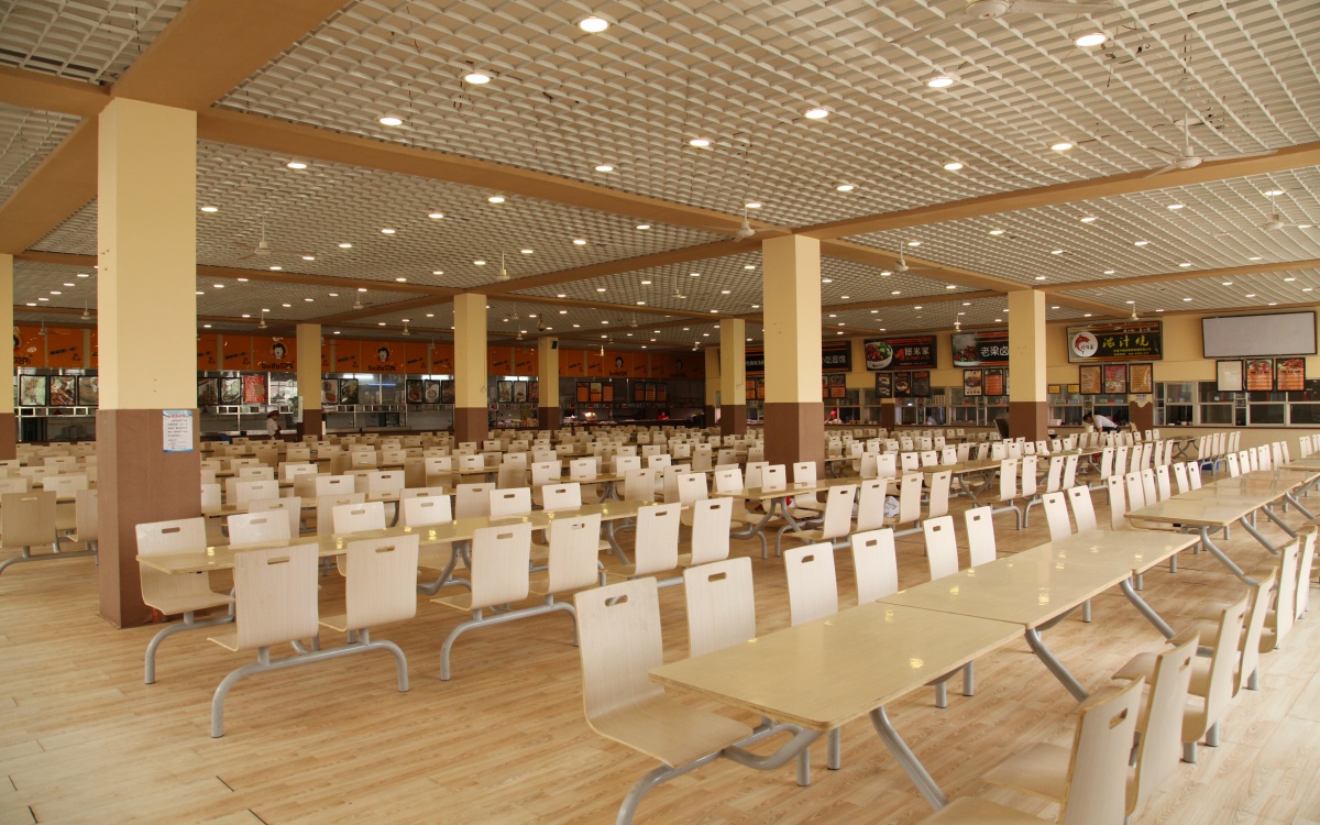 15.宽敞明亮的餐厅.JPG